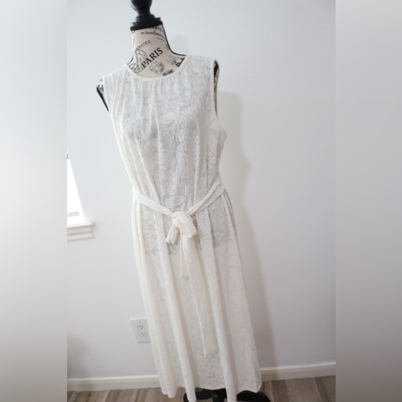 Cato White Maxi Dress Elegant Flowing Design Sz. Medium - Picture 2 of 9